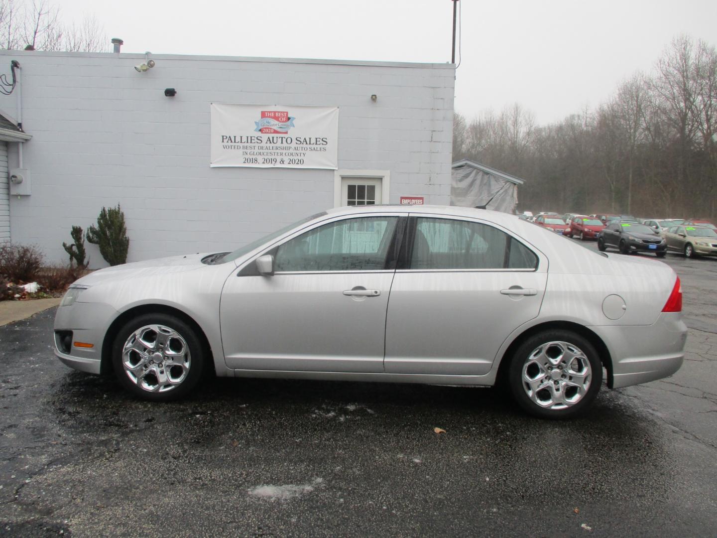 2010 SILVER Ford Fusion (3FAHP0HA3AR) , AUTOMATIC transmission, located at 540a Delsea Drive, Sewell, NJ, 08080, (856) 589-6888, 39.752560, -75.111206 - Photo#2